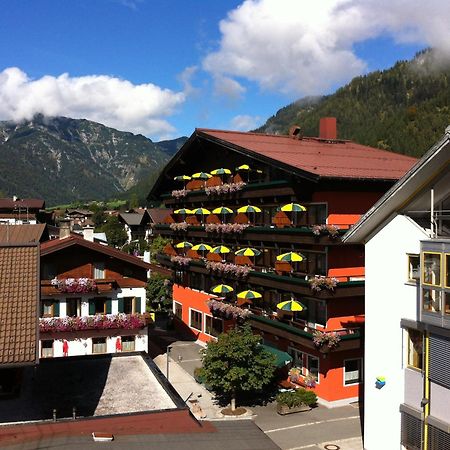 Hotel Tiroler Adler - Bed And Breakfast Waidring Exterior foto