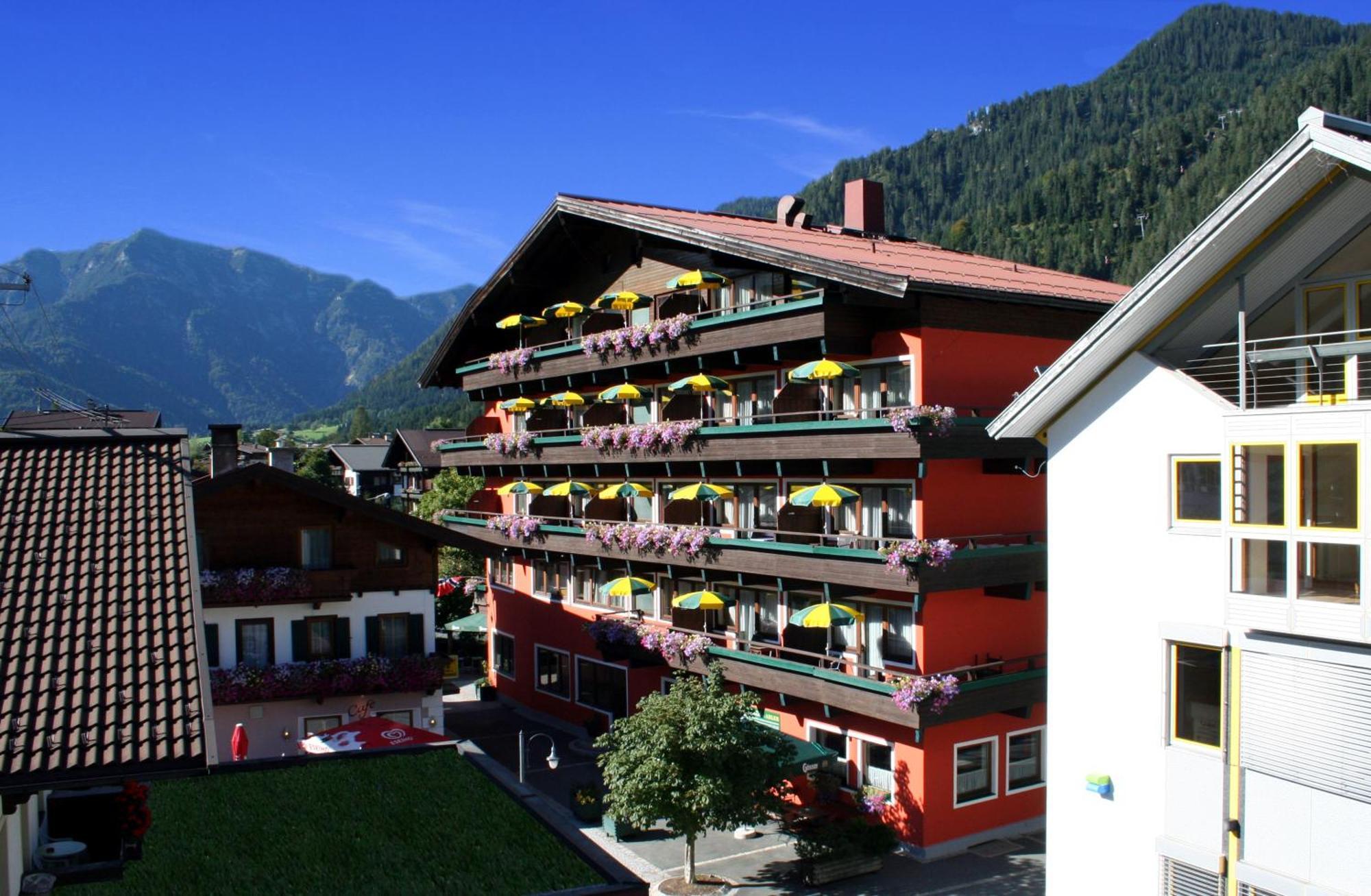 Hotel Tiroler Adler - Bed And Breakfast Waidring Exterior foto