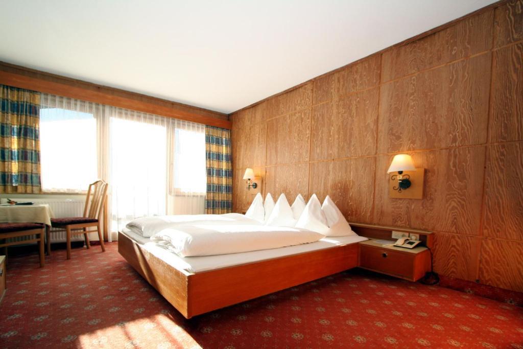 Hotel Tiroler Adler - Bed And Breakfast Waidring Habitación foto